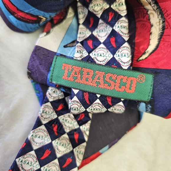 TABASCO Pepper Hot Sauce Men's Tie 100% Silk Color Blue Red Vintage Novelty - Picture 4 of 7